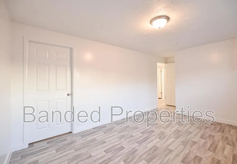 5849 S Country Hills Dr — Photo 13