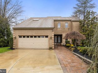 20 Golf View Dr, Voorhees, NJ