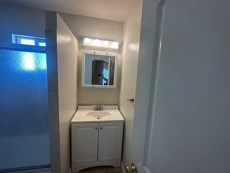924 Estelle Ave #C — Photo 6