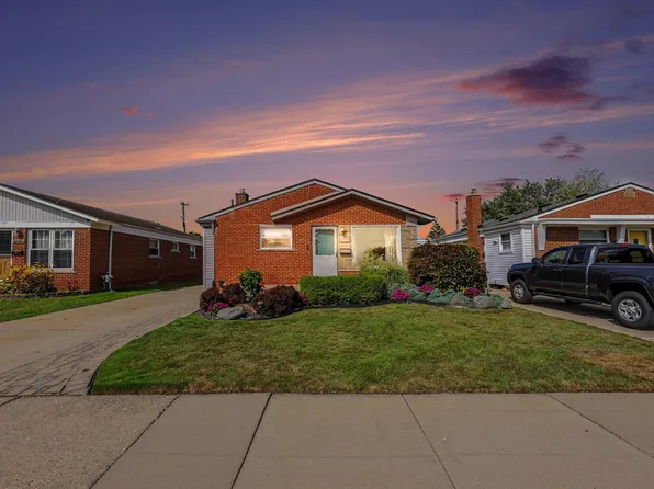 32011 Saint Margaret St, Saint Clair Shores, MI 48082