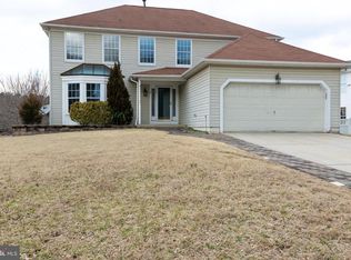 13 Raintree Dr, Sicklerville, NJ 08081