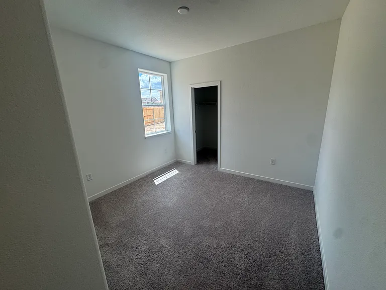 880 Sun Pillar Ct — Photo 2
