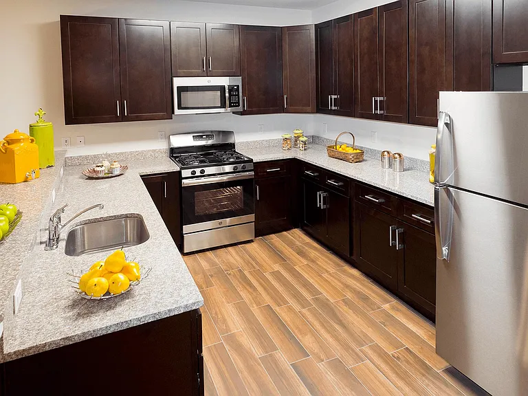 105 W Commodore Blvd — Photo 18