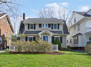 3018 E Overlook Rd, Cleveland Heights, OH 44118