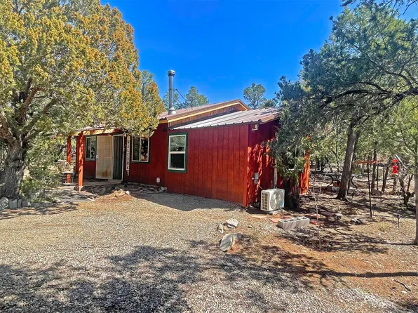 1 Dove Rd, Tijeras, NM 87059