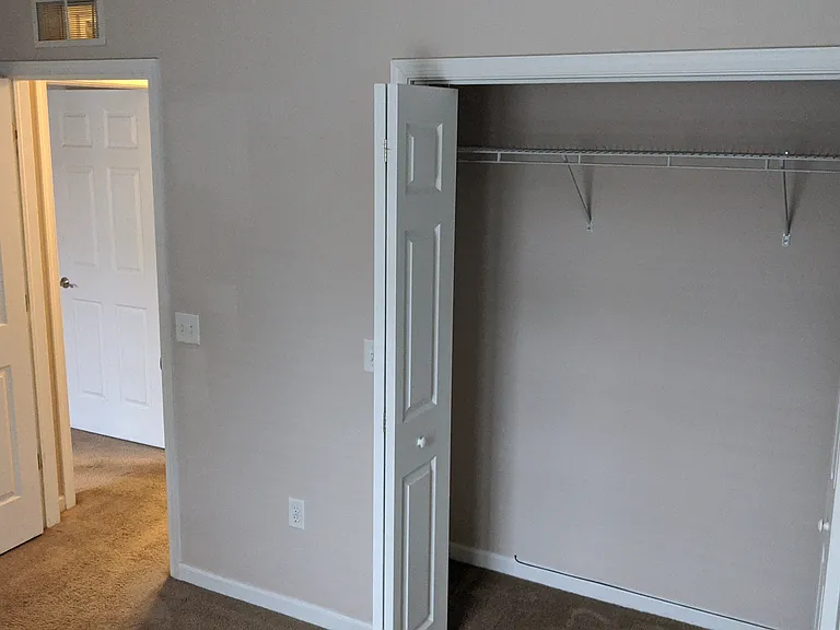 Oak Grove Apartments — Photo 6