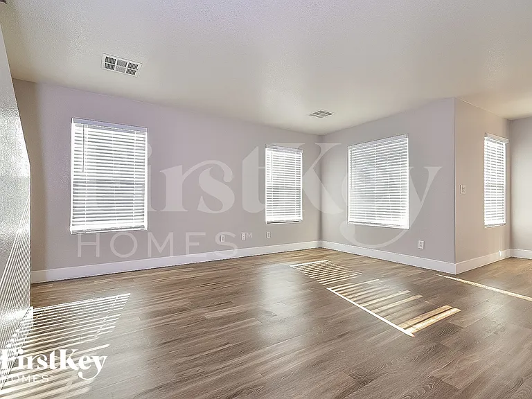 11101 Okeefe Ct — Photo 3
