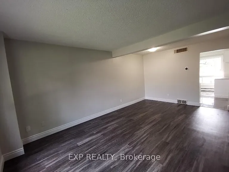 550 2nd St #5 — Photo 3
