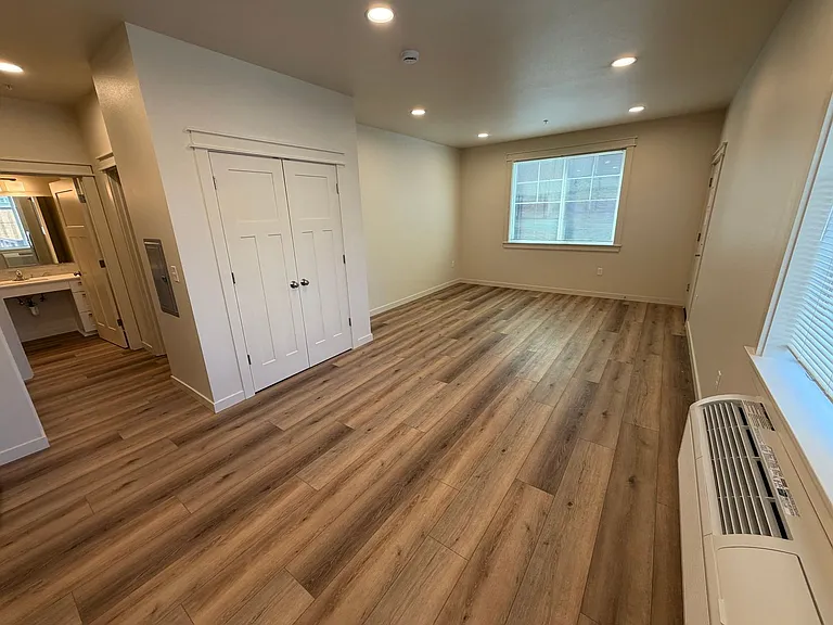 Lincoln St. Apartments — Photo 23