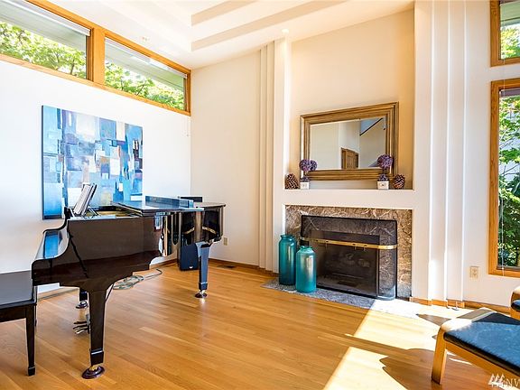 4th image of 15289 SE 58th St