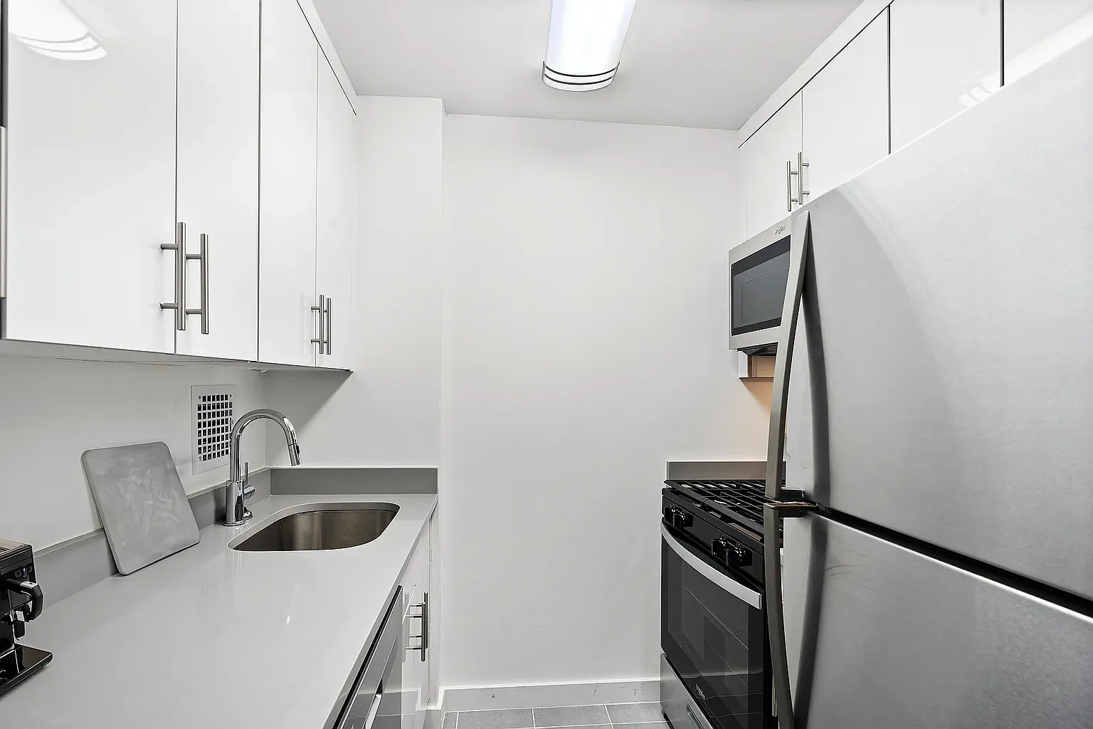 395 South End Avenue — Photo 2