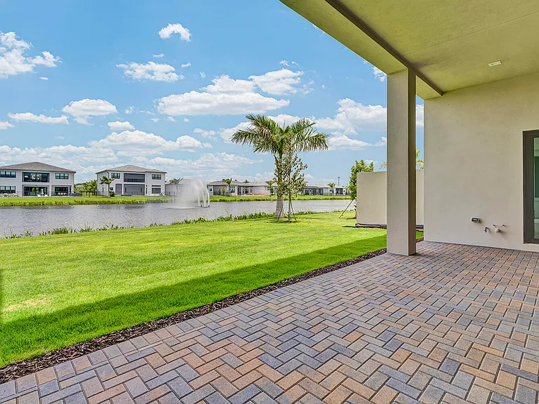 9523 Riverside Park Dr — Photo 37
