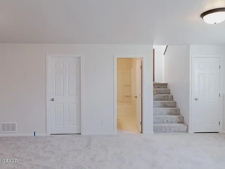 1020 David Dr — Photo 7
