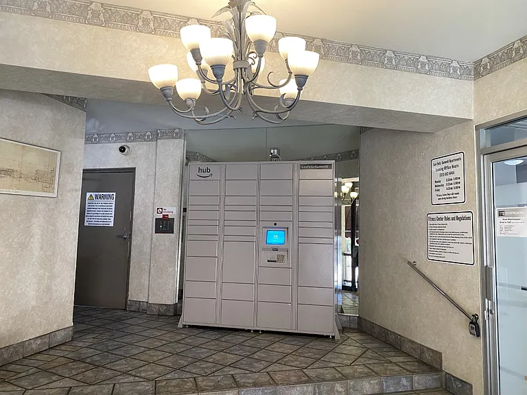 Amazon Locker