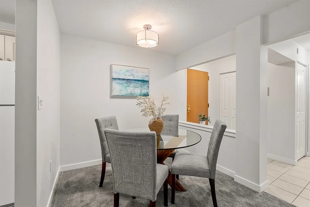 1 bed, 660 sqft, $2,200 — Photo 4