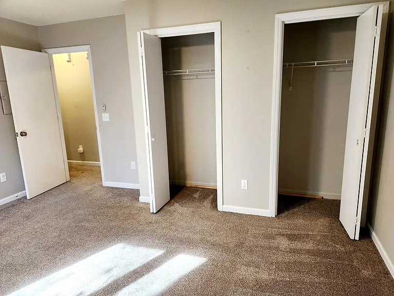 435 Sandhills Cir — Photo 14