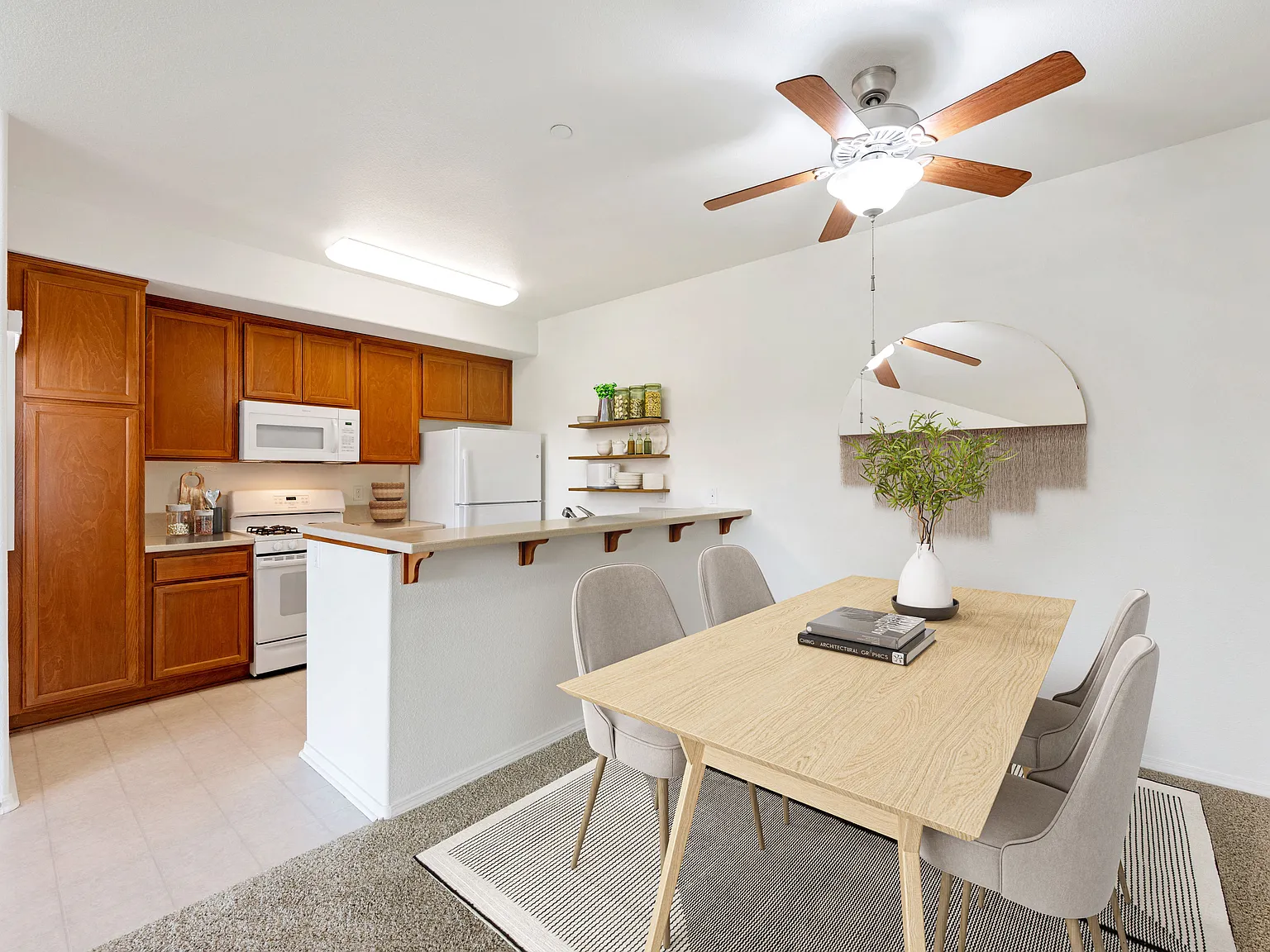 Siena Apartments — Photo 1