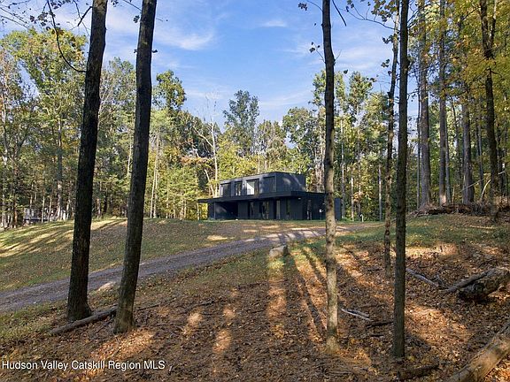 2nd image of 116 Mossy Hill Road