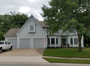 1337 SW Surrey Trce, Lees Summit, MO 64081