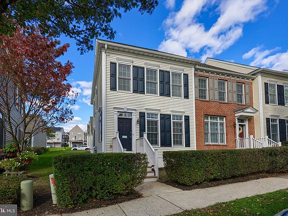 2nd image of 310 Sagamore Hl