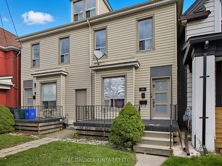296 Emerald St N #1 — Photo 2