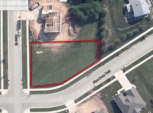 1568 Pine Cone Trl, Port Washington, WI 53074