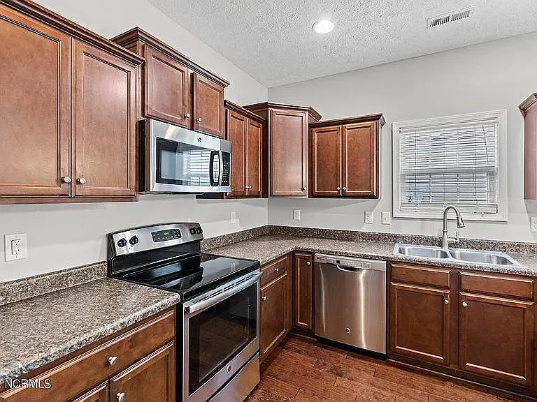 3315 Hardee Farms Dr — Photo 5