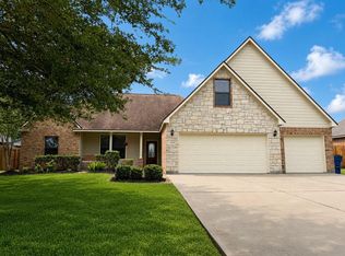 1448 S Bluebonnet Ln, Angleton, TX 77515