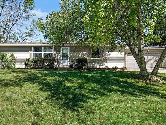 2nd image of 4387 Crescent Rd