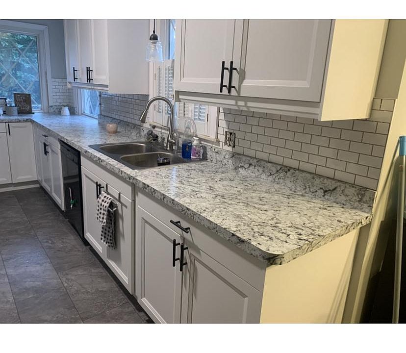 2nd image of 2410 Valley Dr