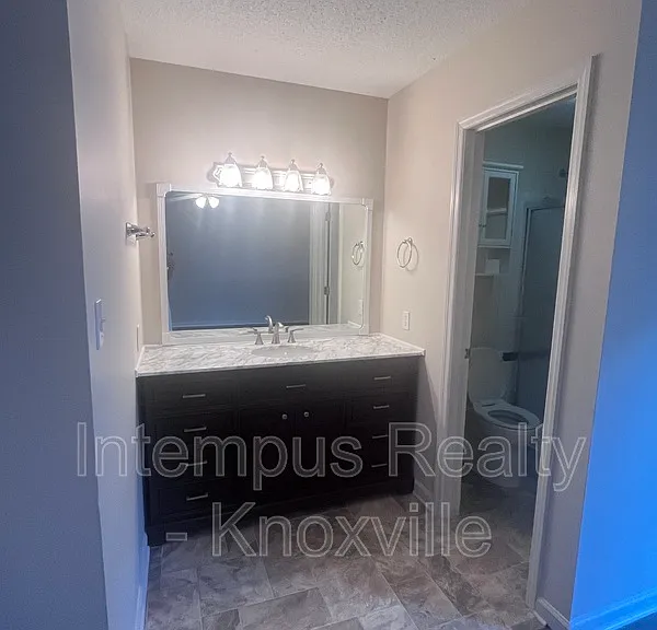 813 Villaview Way — Photo 21