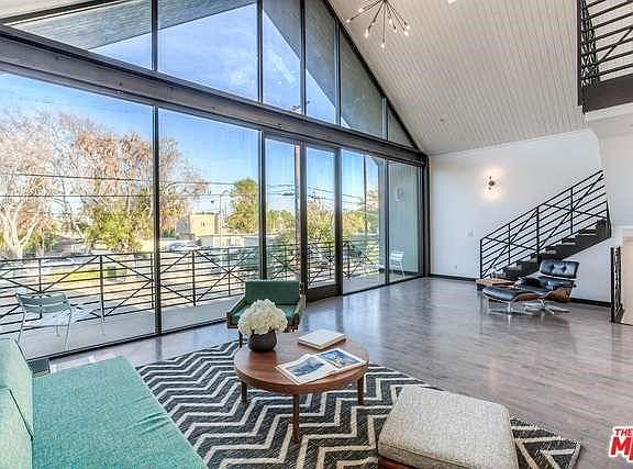 4th image of 4316 La Clede Ave