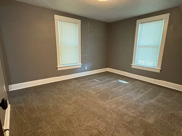 225 Sumner St — Photo 16