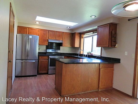 2nd image of 3947 16th Ln NE