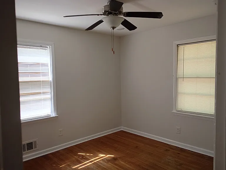 2480 Woodland Dr NW — Photo 12
