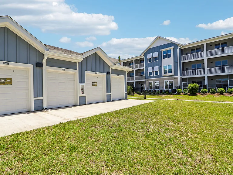 Velara Luxury Apartments — Photo 78
