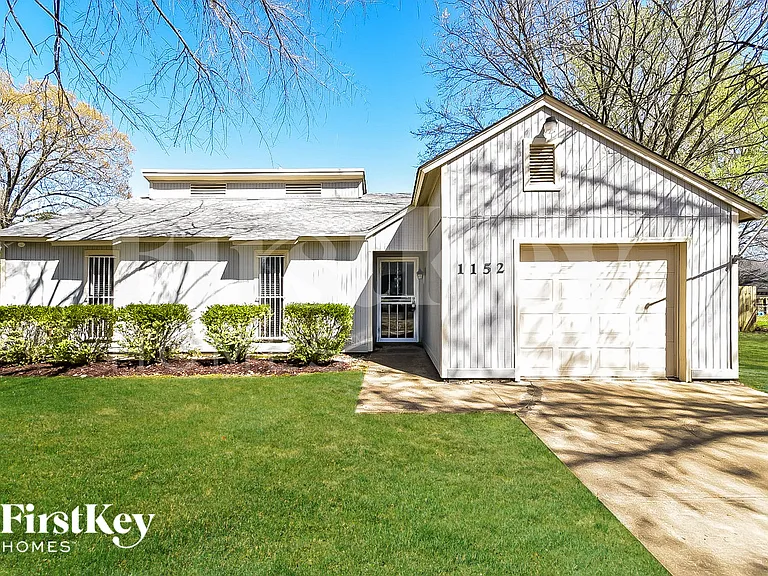 1152 Simmonsridge Dr — Photo 2