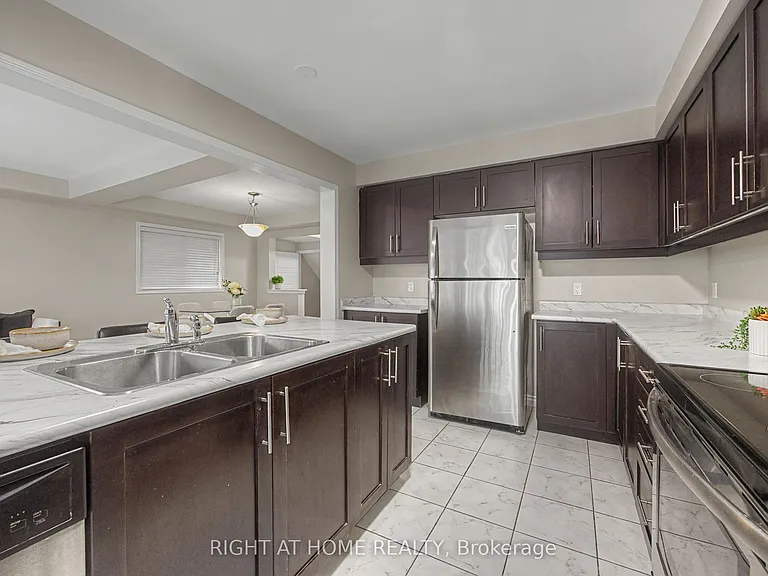 1235 Mulroney Hts — Photo 24