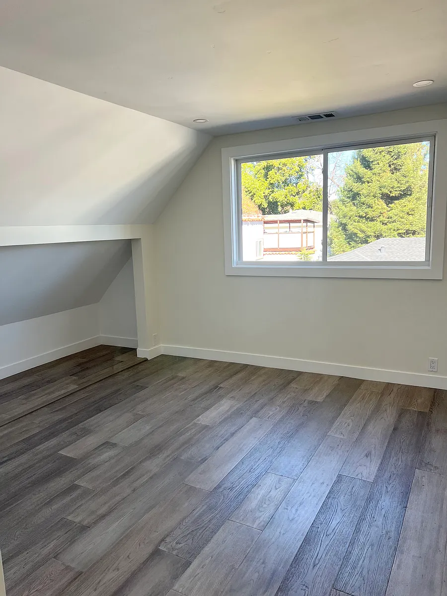 Building Photo - 1532 California St #2