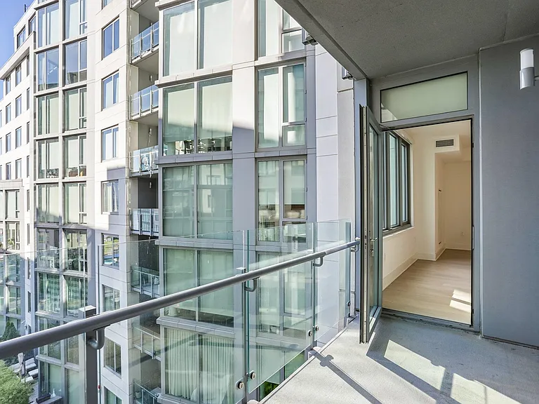 9 Avenue At Port Imperial #713 — Photo 32