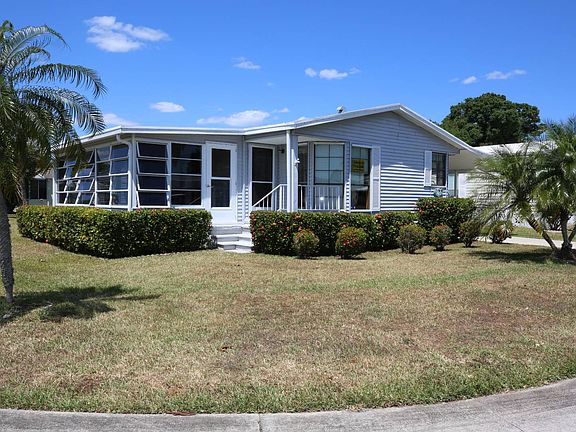 3rd image of 260 Bimini Cay Cir