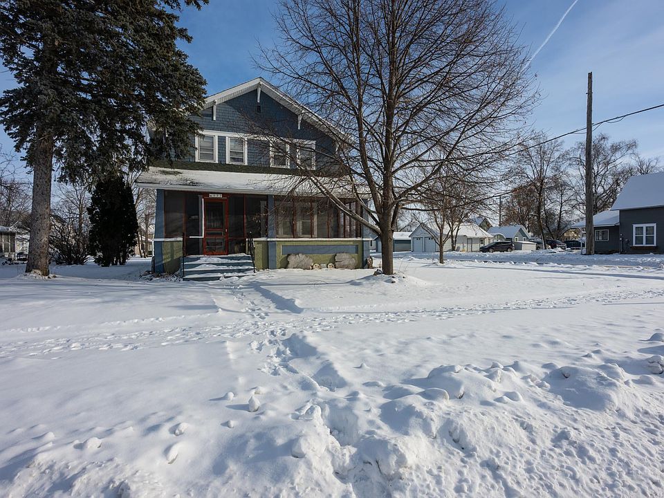1st image of 533 Pine St S