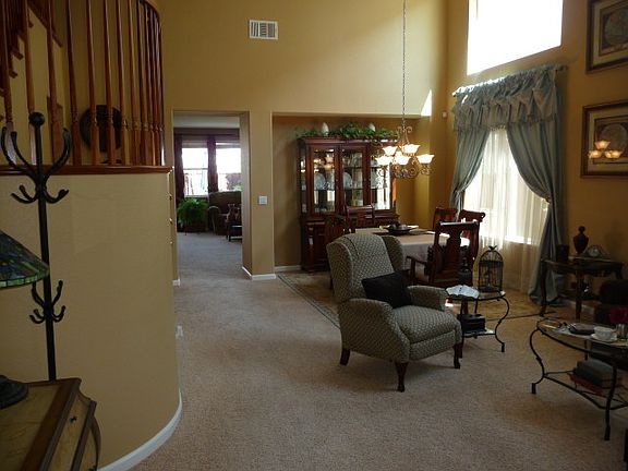 2nd image of 543 Livingston Ct