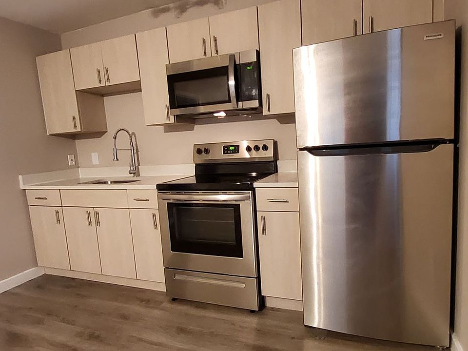 1st image of 214 Columbia Dr #C23