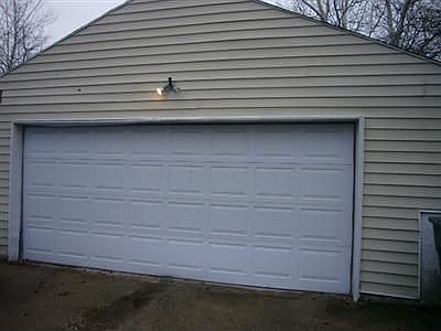 2nd image of 100 Fernwood Ave
