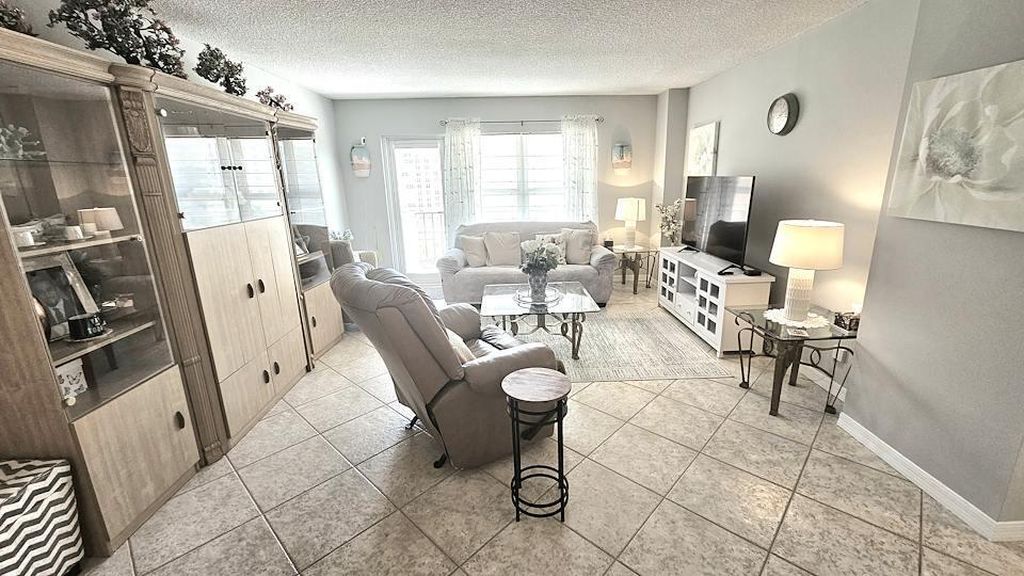 405 N Ocean Boulevard Unit 826, photo 4