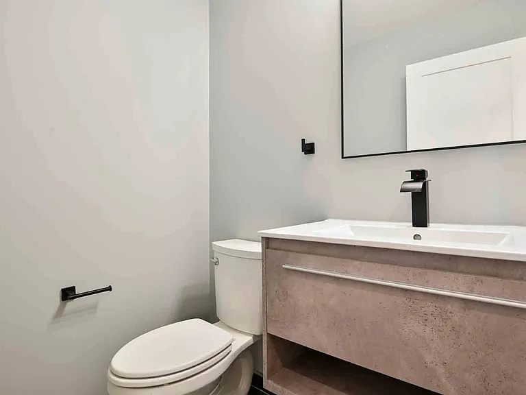 2641 4th St NE #2 — Photo 13