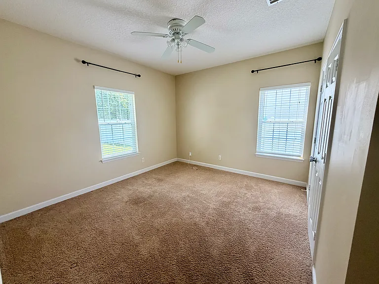 235 Wellington Pl — Photo 12