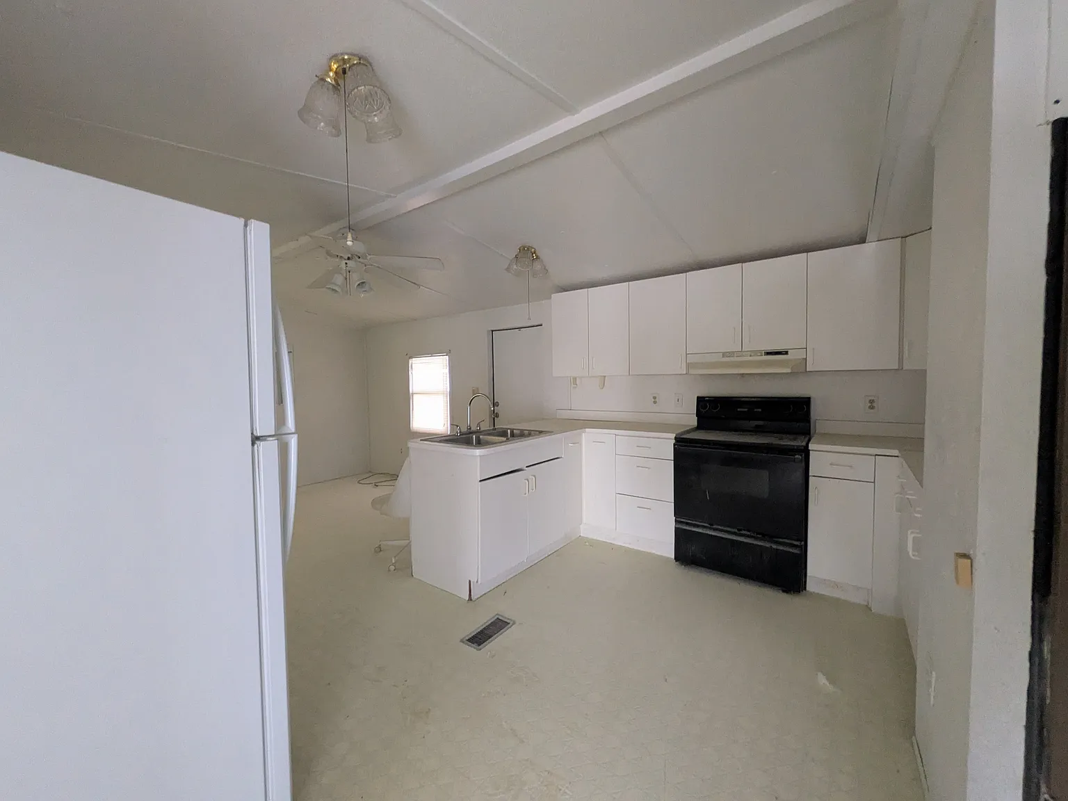2 bed, 960 sqft, $1,200 — Photo 2