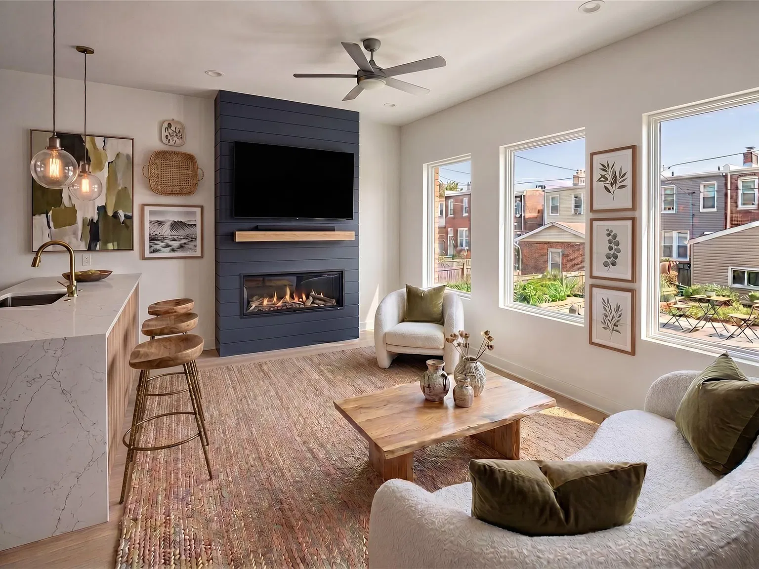 3 bed, 2.0 bath, 1280 sqft, $2,000 — Photo 3